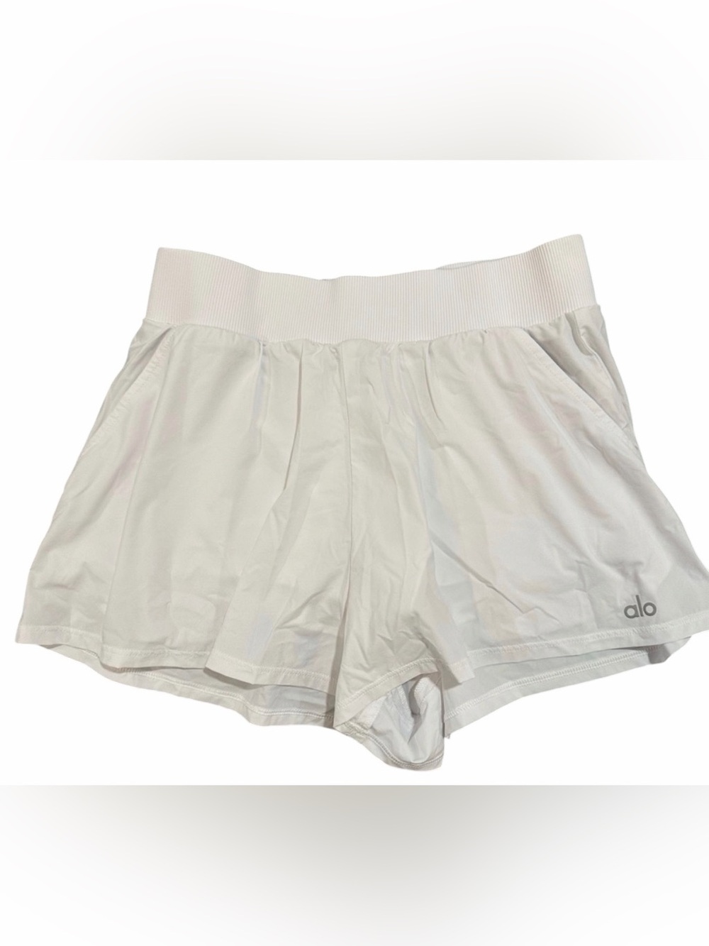 ALO Yoga Woman’s Breezy Shorts in White Size Small - Picture 4 of 5
